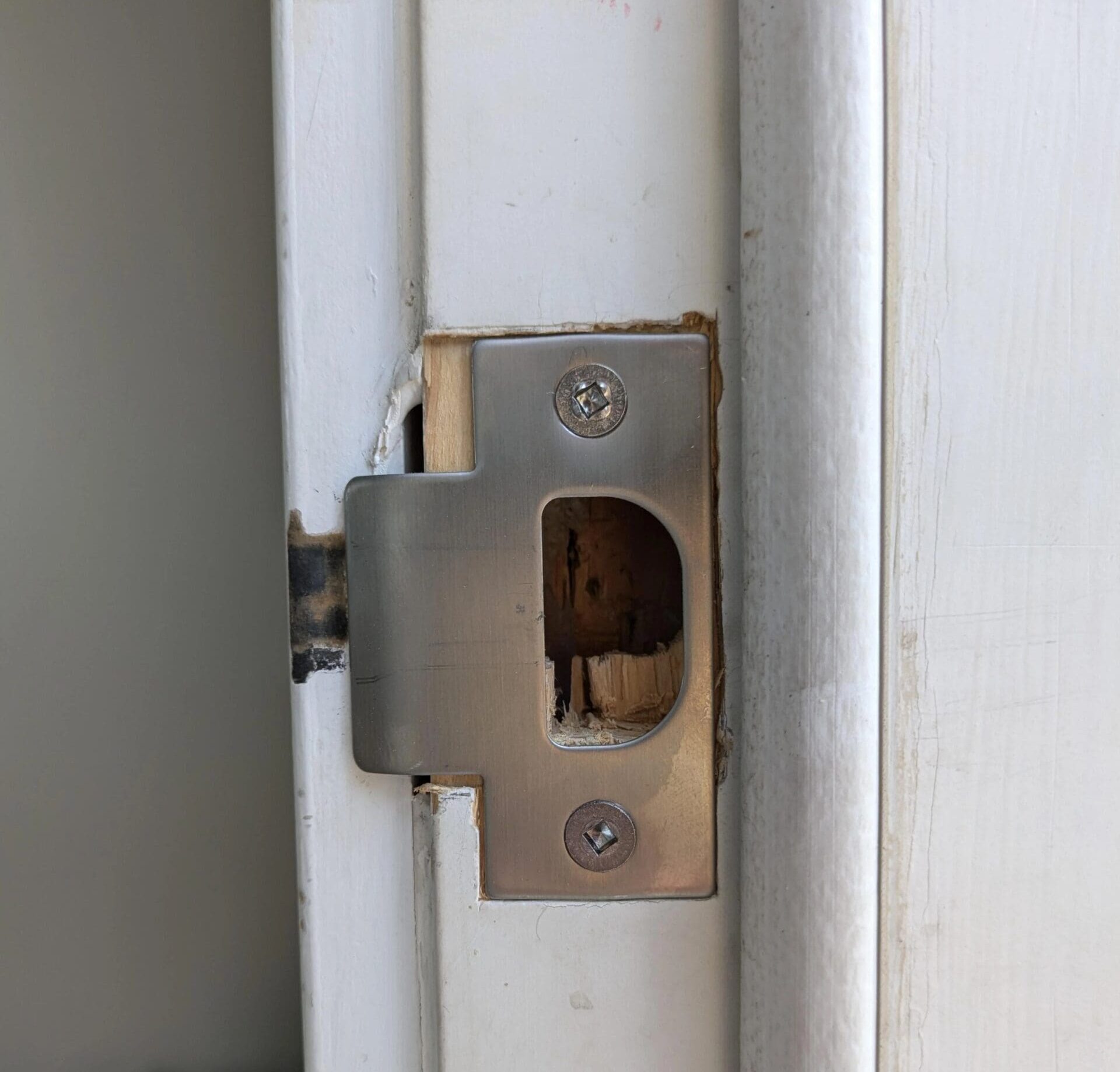 door-wont-close-because-the-latch-is-not-aligned-with-the-v0-phggajiz5bld1.jpg copy Loose Strike Plate